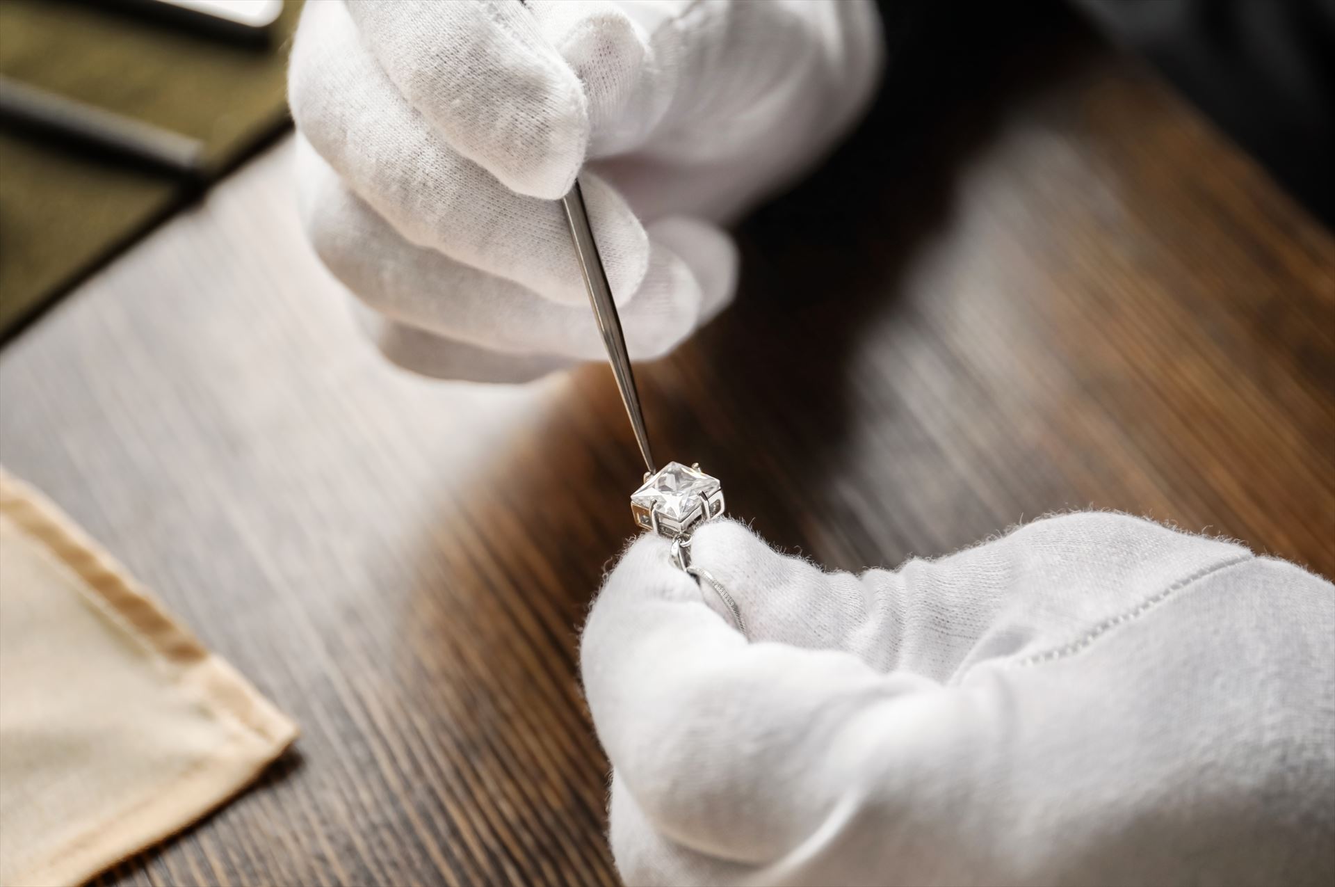 Professional jewelry appraisal